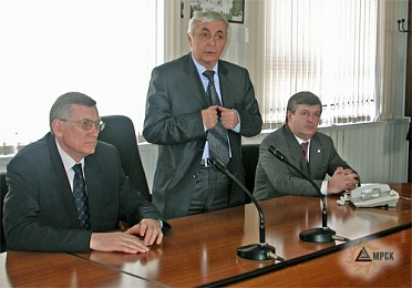 <b>Г.М. Гамзатов</b> - полномочный представитель РАО «ЕЭС России» в Республике Дагестан